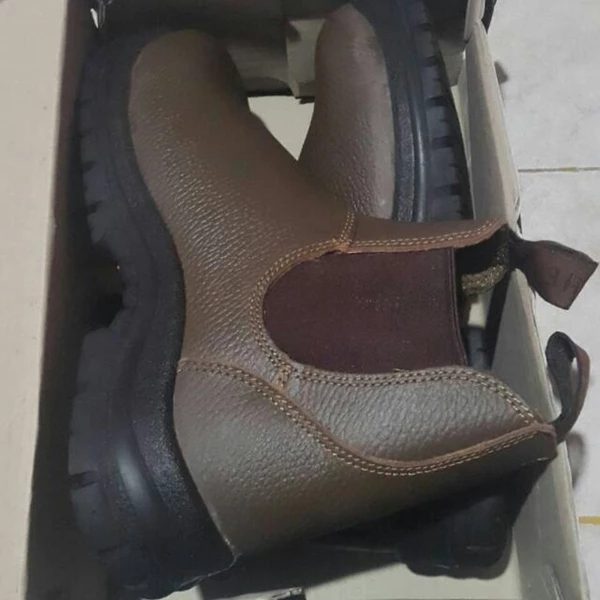 Safety shoes krushers nevada Hitam/Coklat