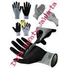 Anti - Cut resistant safety Gloves 1