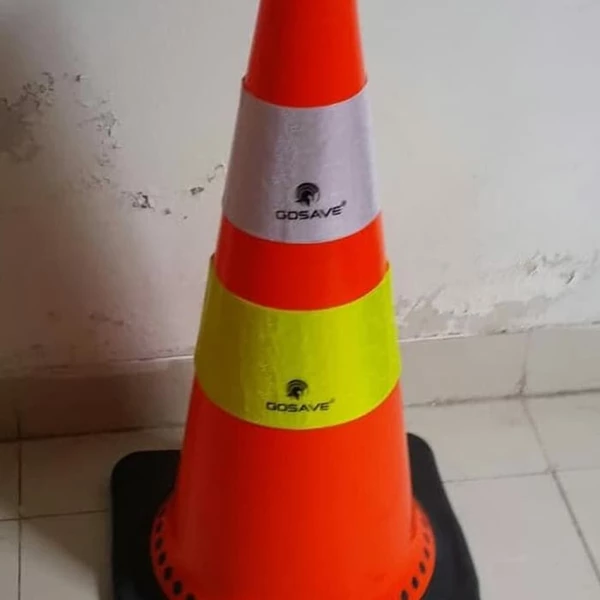Traffic cone alas hitam karet Gosave