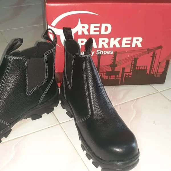 Red Parker S185 Safety Shoes