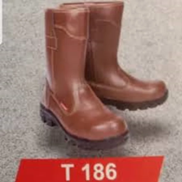 Red Parker T 186 Safety Shoes