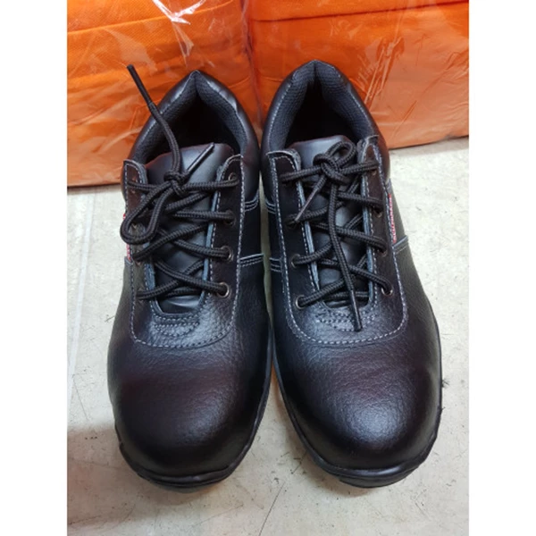 Red Parker P181 Safety Shoes